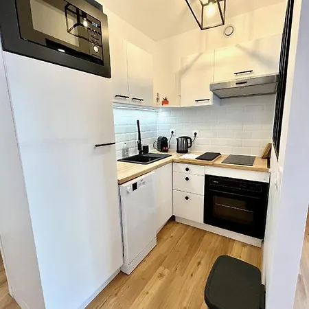 Avec Grande Terrasse Et Parking Privatifs Apartament Caen