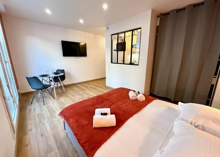 Avec Grande Terrasse Et Parking Privatifs Caen